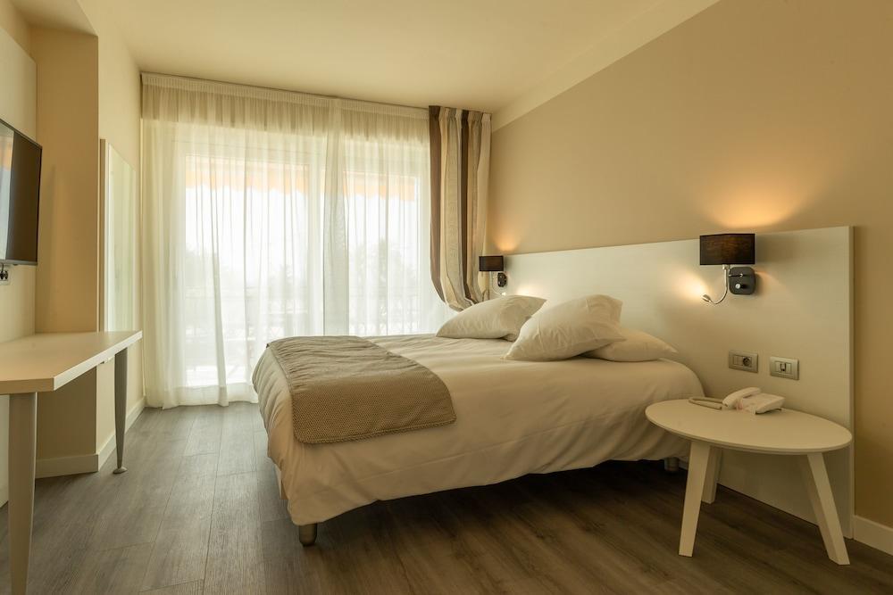 La Dolce Vita Hotel Ментона Экстерьер фото