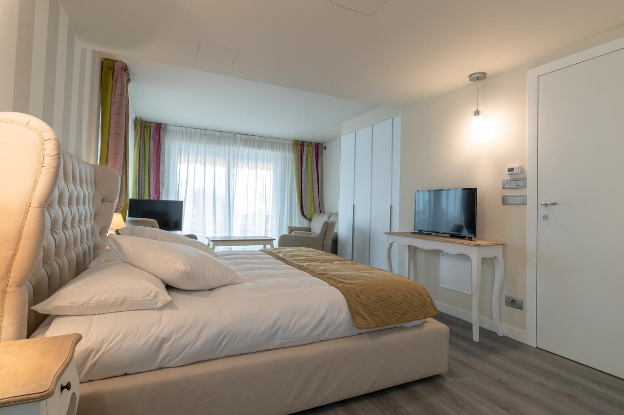La Dolce Vita Hotel Ментона Экстерьер фото