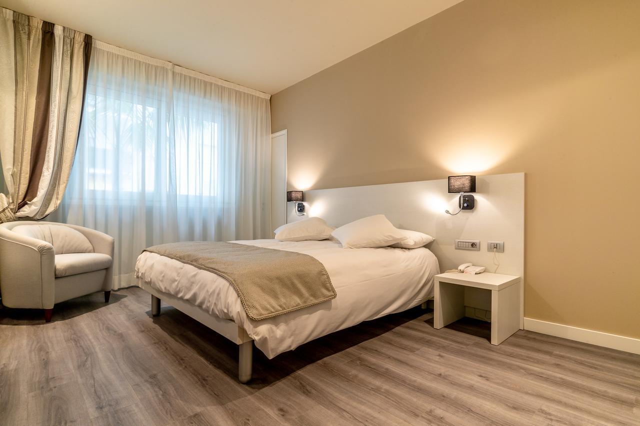 La Dolce Vita Hotel Ментона Экстерьер фото